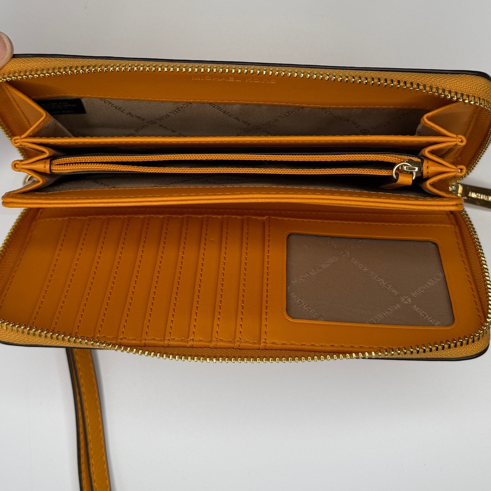 Michael Kors - Jet Set Large Wallet - Picture 7 of 9